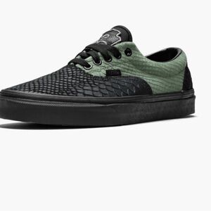 Slytherin Harry Potter Vans Men's Black and Green Sneakers - Size 9.5
